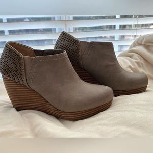 Dr. Scholl’s Women's Harlow Ankle Boot | Taupe | 8.5m